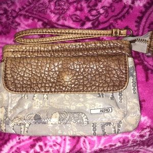 aero wristlet